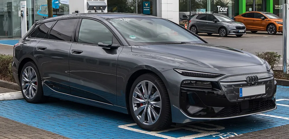 2022 Audi e-tron S Sportback (20 inch wheels)
